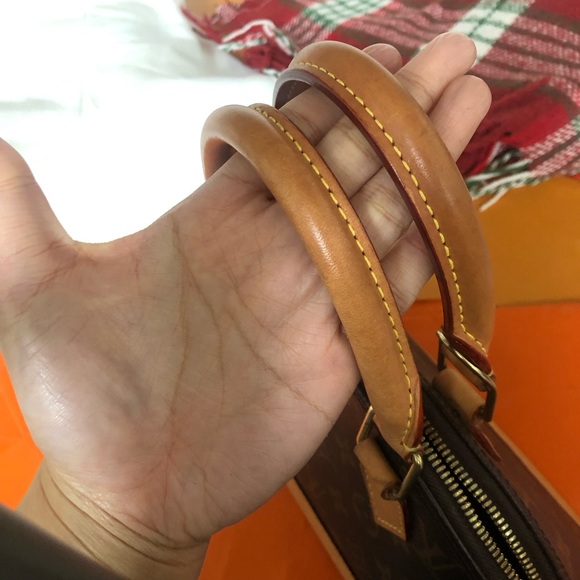 Louis Vuitton LV Alma BB in monogram - Picture 10 of 15
